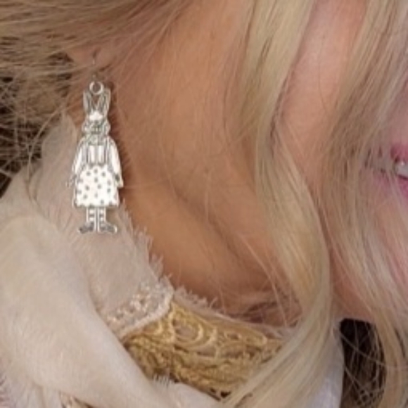 Boho Jewelry Silver Plated Bunny Victorian Rabbit Lightweight Earrings - Picture 7 of 9